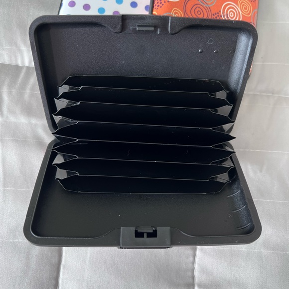 SOLD Credit Card Wallet Holder Aluminum RFID - Picture 3 of 5